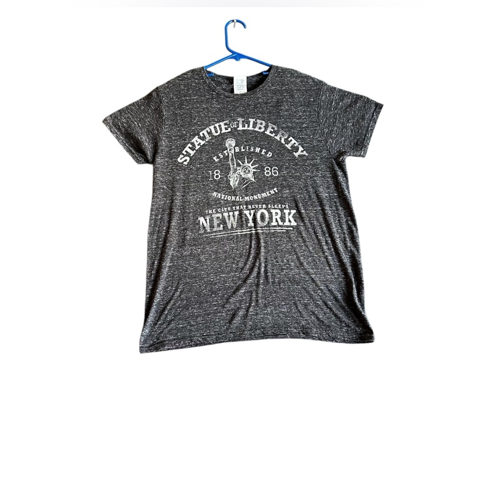 DELTA MENS GRAPHIC SHORT SLEEVE T-SHIRT STATUE OF LIBERTY SZ MEDIUM - Picture 1 of 7